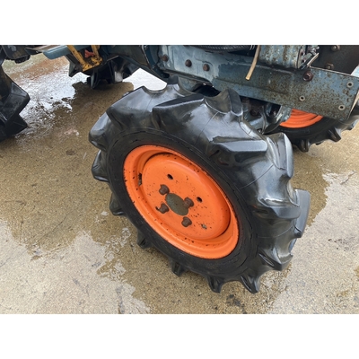 KUBOTA トラクター B7000D