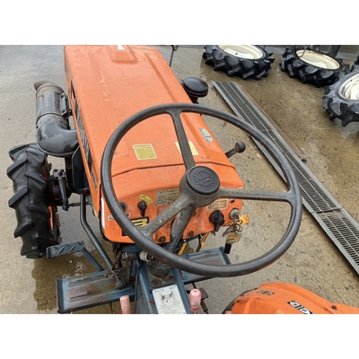KUBOTA トラクター B7000D