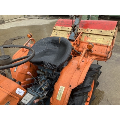 KUBOTA トラクター B7000D