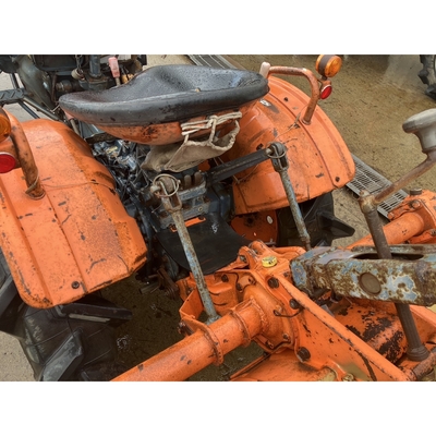 KUBOTA トラクター B7000D