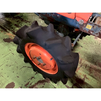 KUBOTA トラクター B7001D