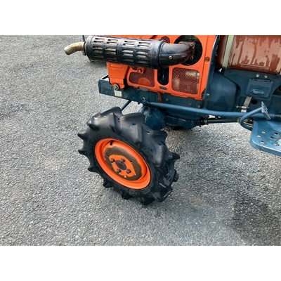 KUBOTA トラクター B7001D
