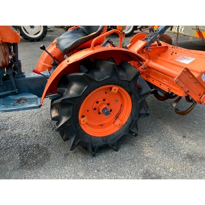 KUBOTA トラクター B7001D