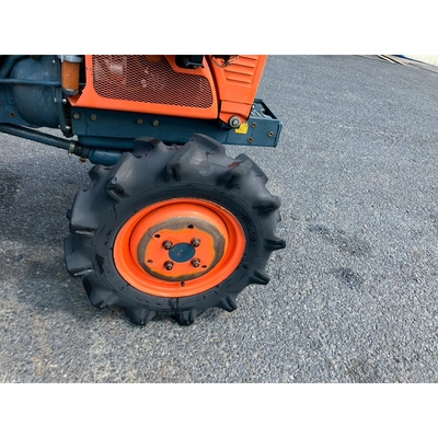 KUBOTA トラクター B7001D