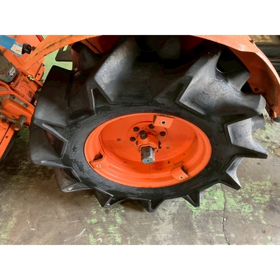 KUBOTA トラクター B7001