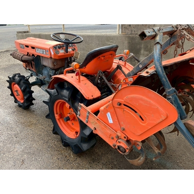 KUBOTA トラクター B7001