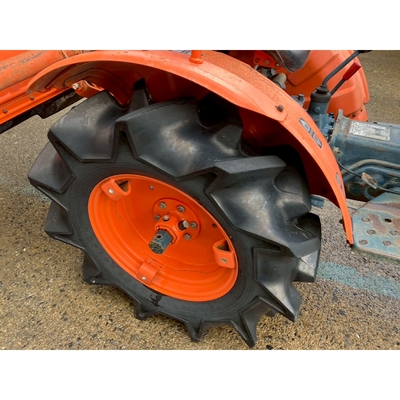 KUBOTA トラクター B7001