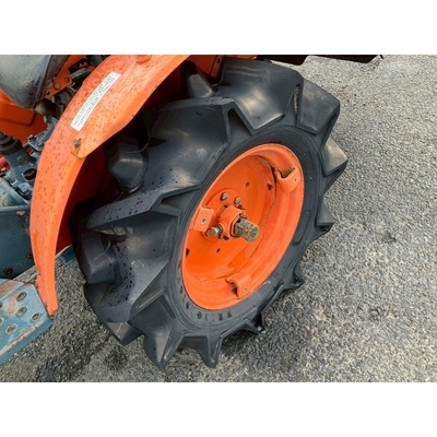 KUBOTA トラクター B7001