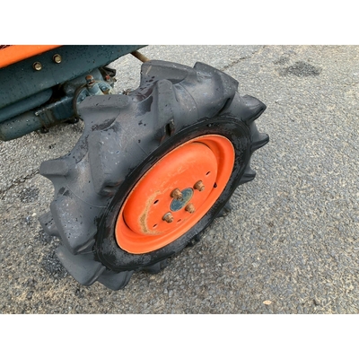 KUBOTA トラクター B7001