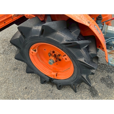 KUBOTA トラクター B7001