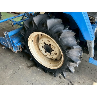 ISEKI トラクター TU240F