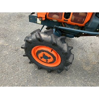 KUBOTA トラクター B7001