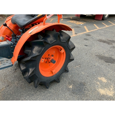 KUBOTA トラクター B7001