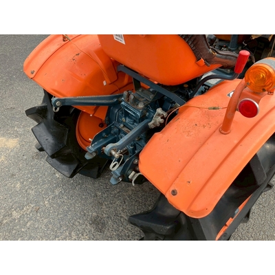 KUBOTA トラクター B7001