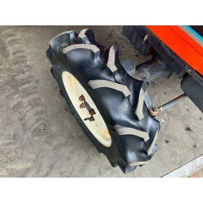 KUBOTA トラクター B52