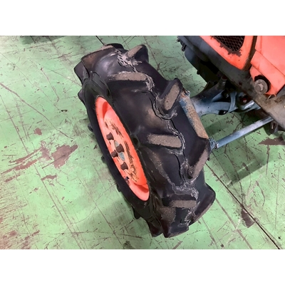 KUBOTA トラクター B7001