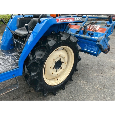ISEKI トラクター TA263F