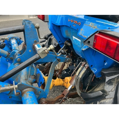 ISEKI トラクター TA263F