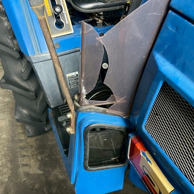 ISEKI トラクター TU200F