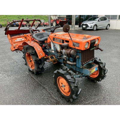 KUBOTA トラクター B7000D