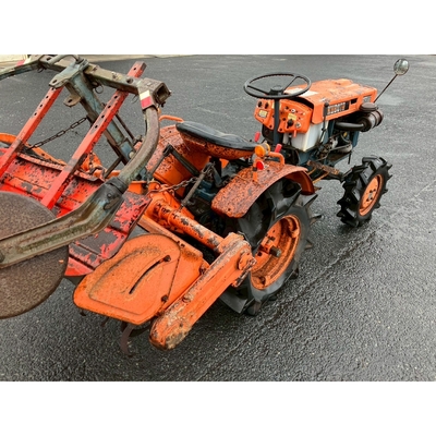 KUBOTA トラクター B7000D