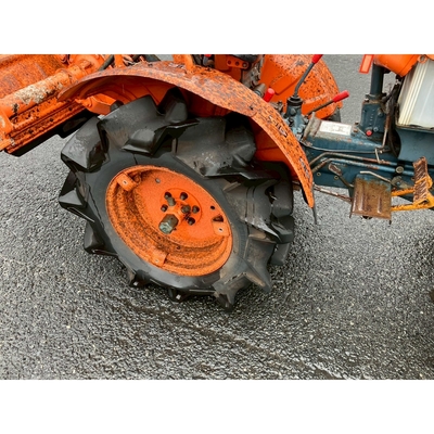 KUBOTA トラクター B7000D