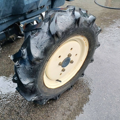 ISEKI トラクター TU155