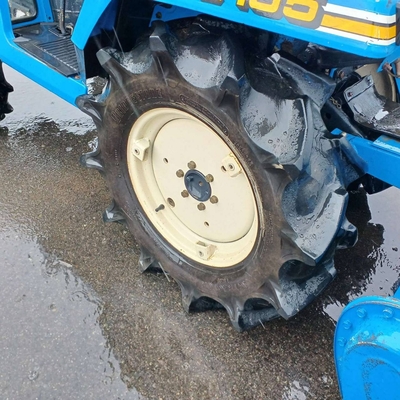 ISEKI トラクター TU155