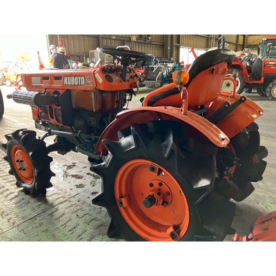 KUBOTA トラクター B7001D