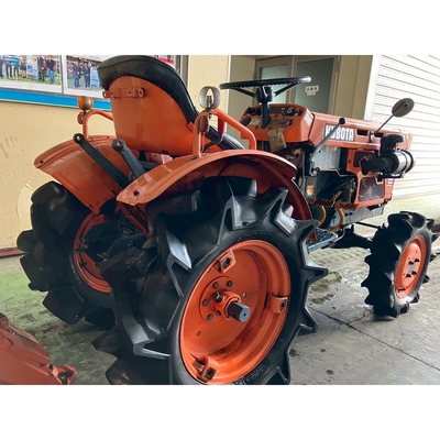 KUBOTA トラクター B7001D