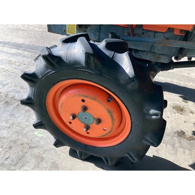 KUBOTA トラクター B7001