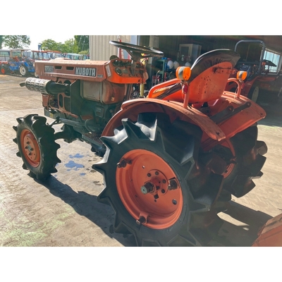 KUBOTA トラクター B7001