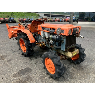 KUBOTA トラクター B7000D