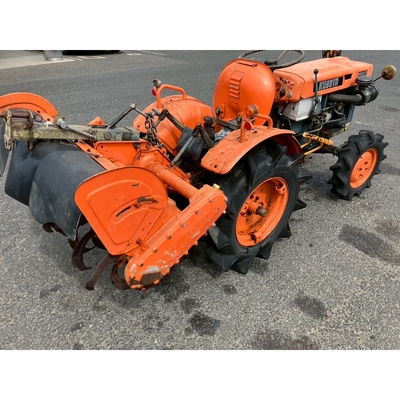 KUBOTA トラクター B7000D