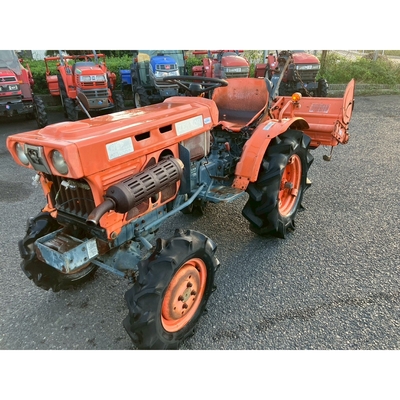 KUBOTA トラクター B7001D