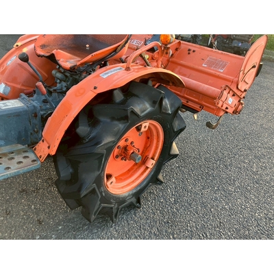 KUBOTA トラクター B7001D