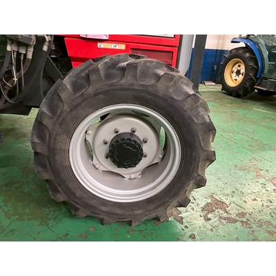 Massey Ferguson トラクター 