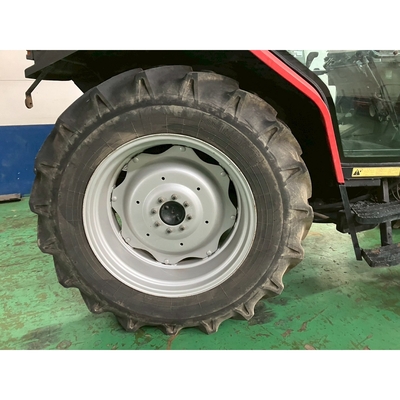 Massey Ferguson トラクター 