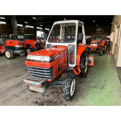 KUBOTA トラクター L1-215D