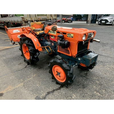 KUBOTA トラクター B7001D