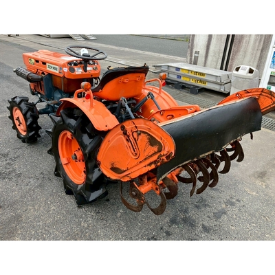 KUBOTA トラクター B7001D
