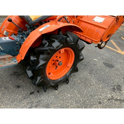 KUBOTA トラクター B7001D