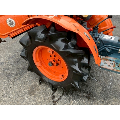 KUBOTA トラクター B7001D