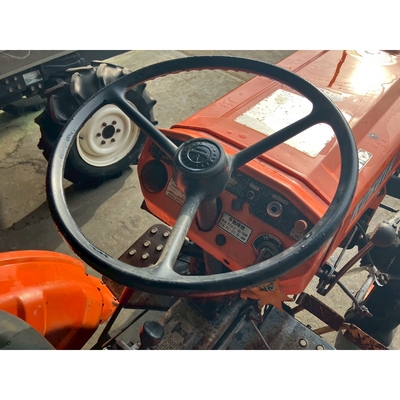 KUBOTA トラクター B7001