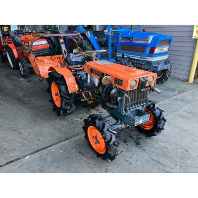 KUBOTA トラクター B7000D