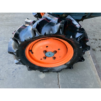 KUBOTA トラクター B7000D