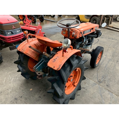 KUBOTA トラクター B7000D
