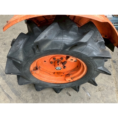 KUBOTA トラクター B7000D