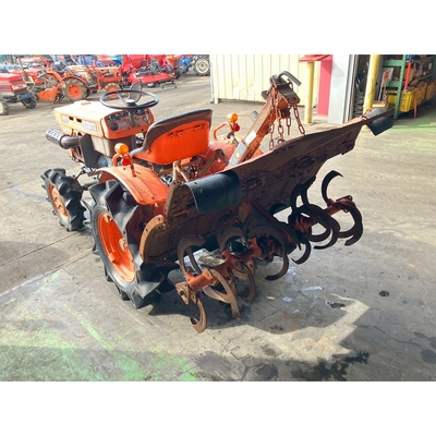 KUBOTA トラクター B7001