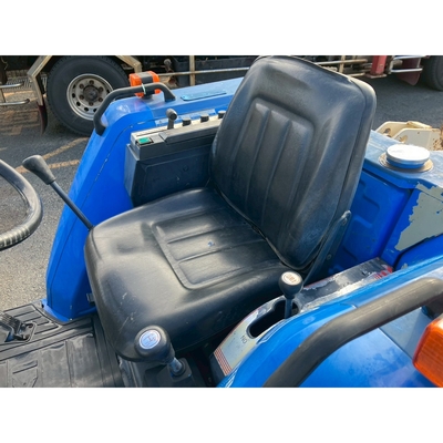 ISEKI トラクター TA215F